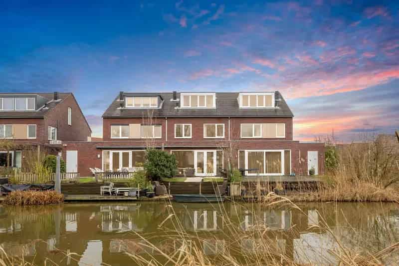 Familiewoning Park Zestienhoven 194m2  A label 12 zonnepanelen