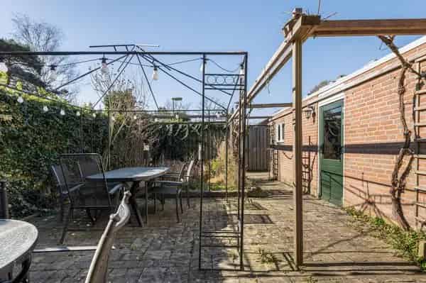 Middenwoning Lochem 3 slaapkamers tuin privacy