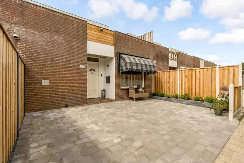 Gezinswoning Lelystad 3 slaapkamers Dakterras Tuin