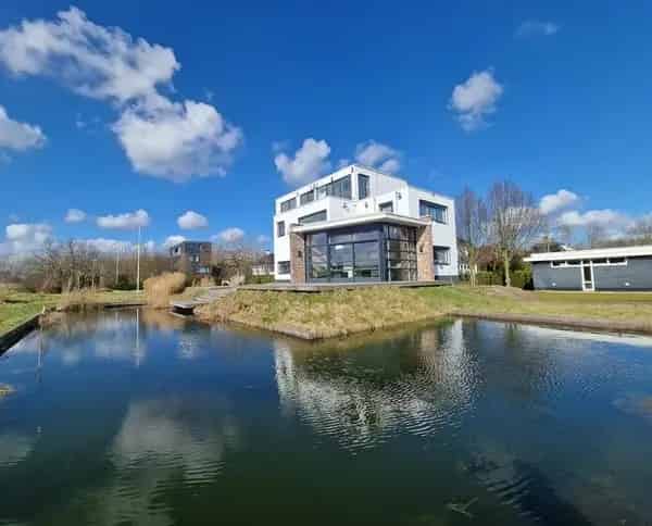 Huis te koop Almere Overgooi: Luxe villa met A++ energielabel