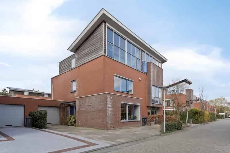 5 Slaapkamers Twee Onder Een Kapwoning Garage Tuin De Lier