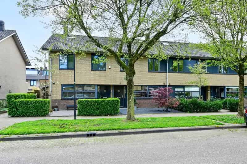 Huis te koop Veenman 14 Wilnis: Moderne gezinswoning met tuin