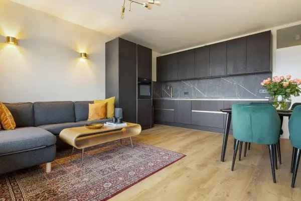 Gerenoveerd 5-Kamerappartement Amsterdam Zuidoost 94m2 Energielabel A