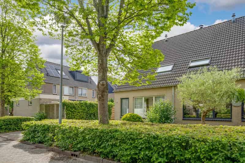Ruime 2-onder-1-kapwoning Kersenboogerd-Zuid 3 slaapkamers