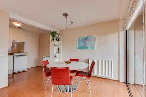 3 Kamer Appartement Seinhorst Ruim Balkon Eigen Parkeerplaats