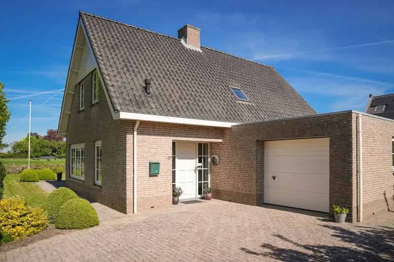 Vrijstaande woning Meteren 1174m2 tuin grote garage
