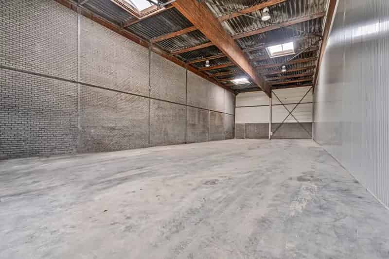 Bedrijfshal Purmerend te huur 400m² gerenoveerd