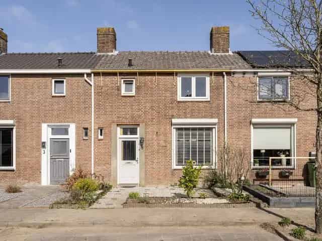 Tussenwoning Sint Maartensdijk Starters Instapklaar Diepe Tuin