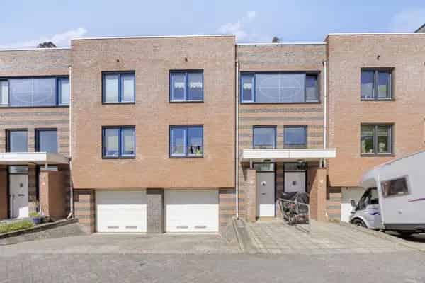 Ruime woning 4 slaapkamers Almelo centrum diepe tuin dakterras garage