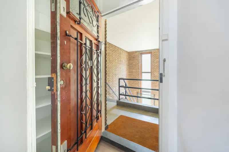 3 Kamer Appartement Bovenste Verdieping Ruime Woonkamer Balkon
