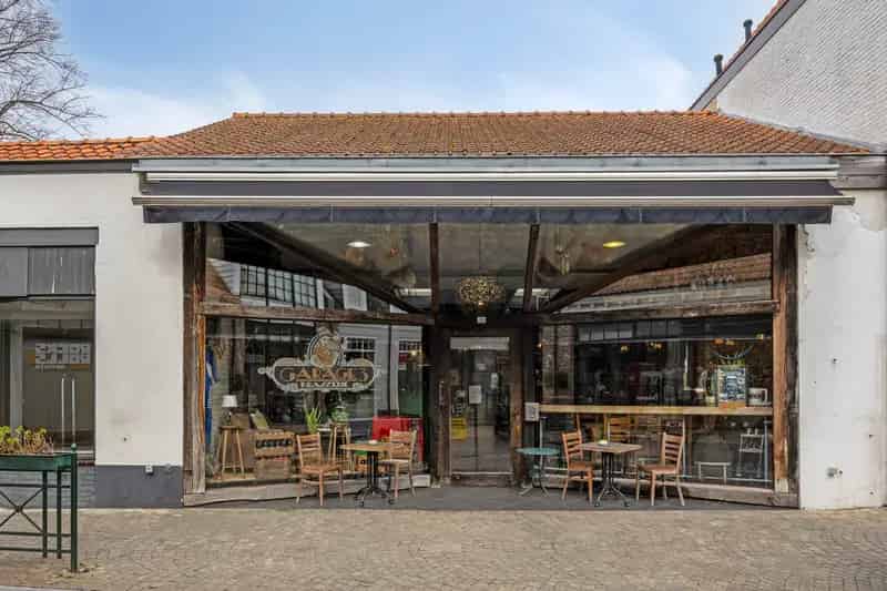 Winkelpanden met bovenwoning te Sluis
