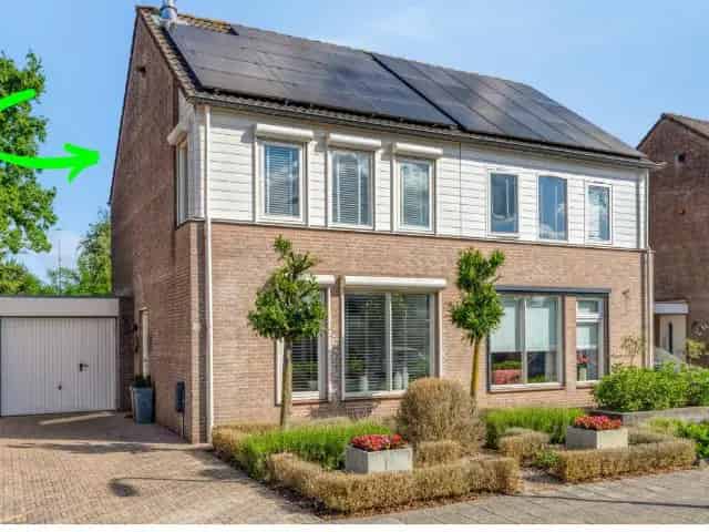 Ruime gezinswoning te koop in Roosendaal Tolberg
