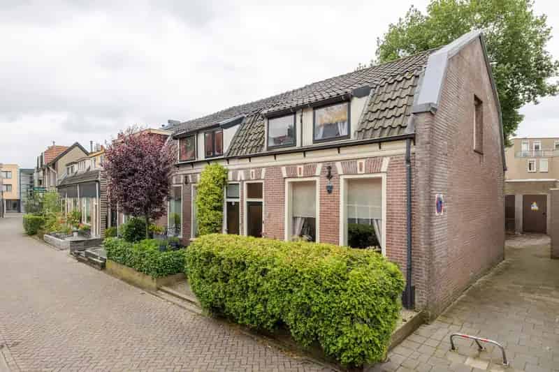 Huis te koop Hilversum Centrum: Sfeervolle Hoekwoning met Bijgebouw