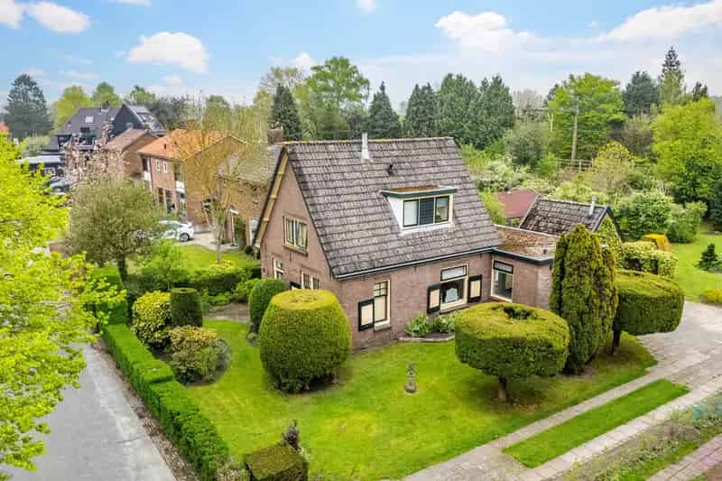 Vrijstaande Jaren 30 woning te Eefde met 3 slaapkamers en grote tuin