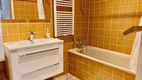 Te Huur: Ruim 2-Kamerappartement Valkenboskade Den Haag