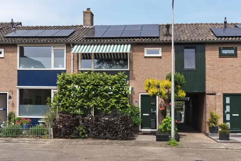 Huis te koop Aalsmeer Elzenlaantje 4 slaapkamers tuin
