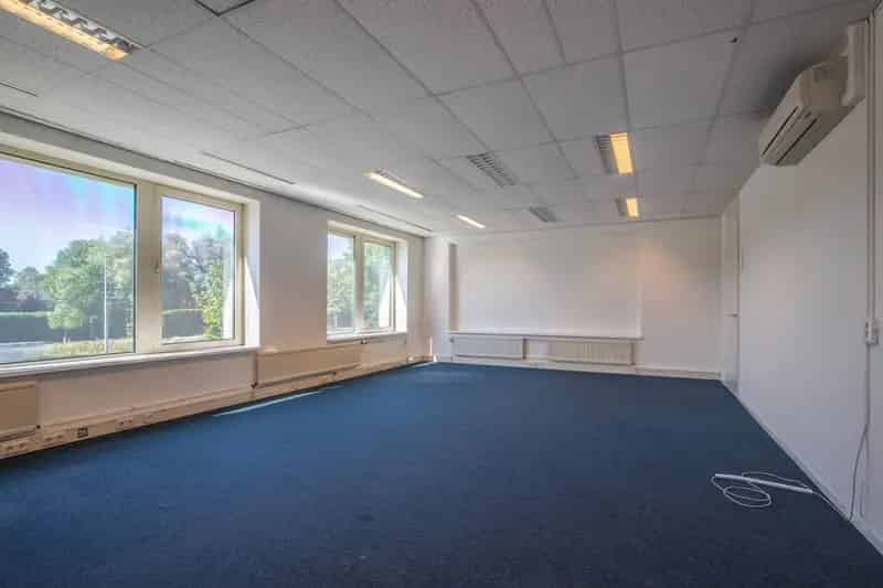 Kantoor te Huur Arnhem Elderveld 1048m2 31 Parkeren