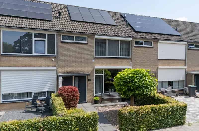 Tussenwoning Zevenaar 4 slaapkamers 14 zonnepanelen Energielabel A