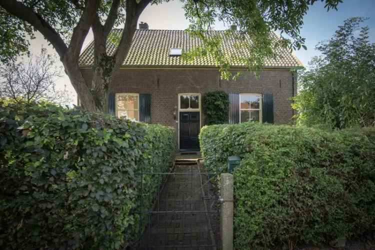 Historische woning Lathum: 4 slaapkamers, 2 badkamers, grote tuin