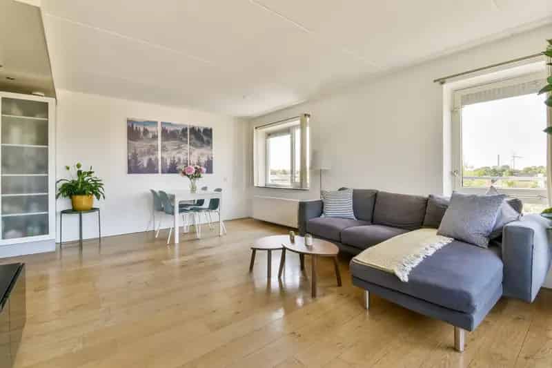 Amsterdam Reizigersweg 35: Lichtrijk 3-kamer appartement met balkon