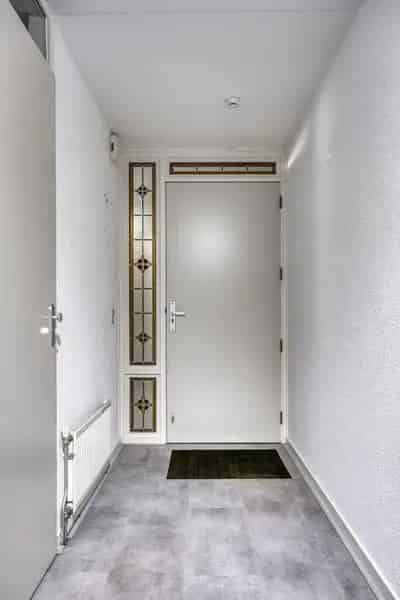Appartement Tholen:  Ruim, Instapklaar met Balkon en Parkeren