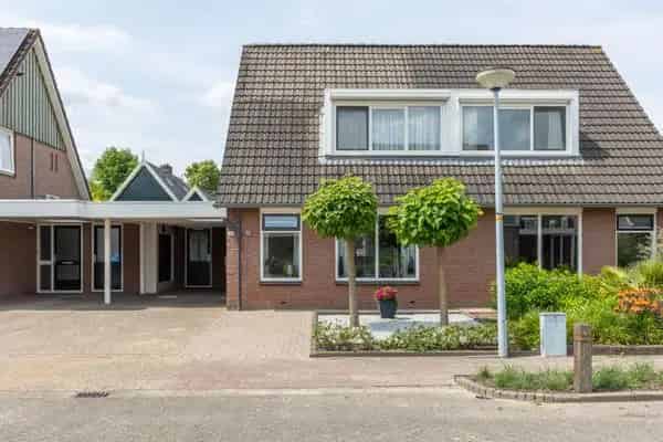 Ruime 2-onder-1-kapwoning met 3 slaapkamers en 9 zonnepanelen