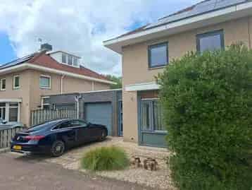 Mooie woning met garage nabij bos