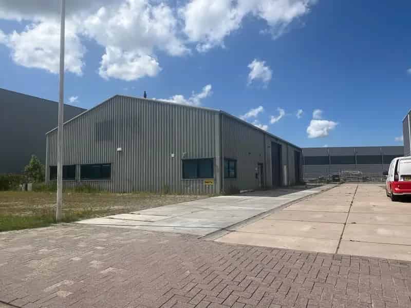 Bedrijfshal te Koop Goes 500m² Kantoor en Opslag