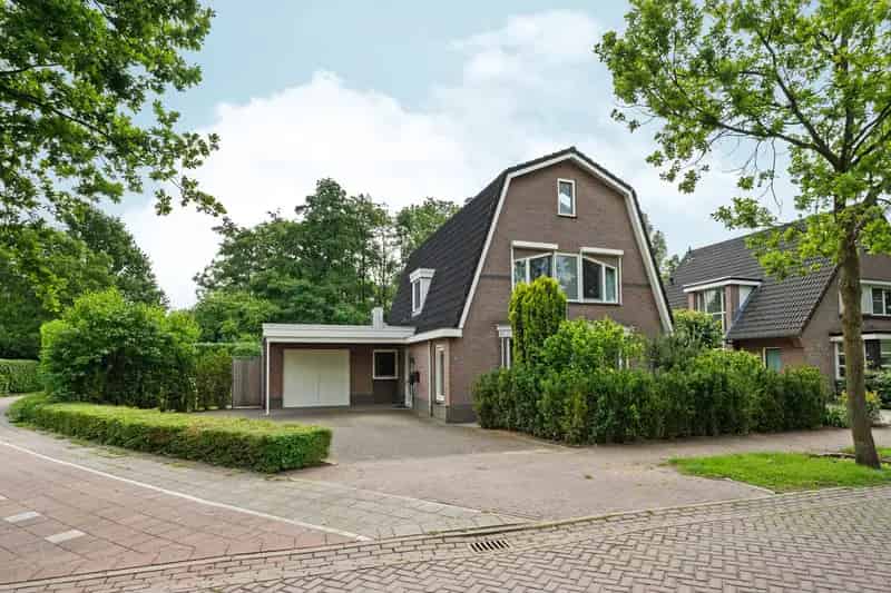 Riante Villa Zevenaar 5 slaapkamers 228m2 Domotica Zonnepanelen