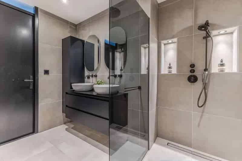 3 Kamer Appartement Amsterdam Ruim Licht Instapklaar Balkon Berging