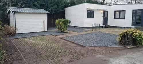 Ruime Chalet te Koop op Eigen Grond met Verhuurmogelijkheden