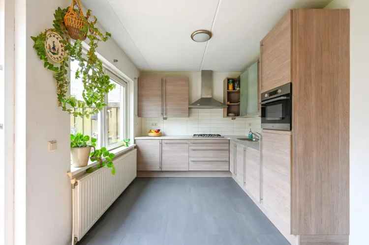 Ruime Parterre Woning met Tuin nabij Strand en Winkels