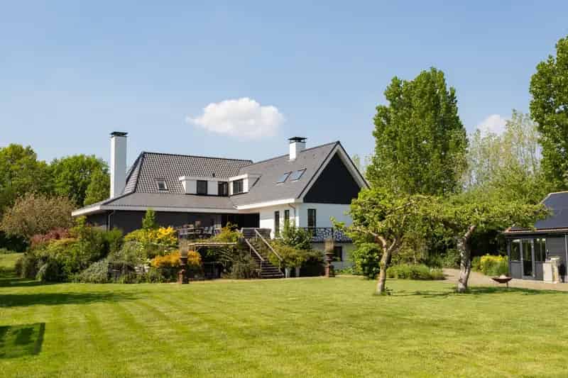 Luxe Villa met Weids Uitzicht en Ruime Aanbouw