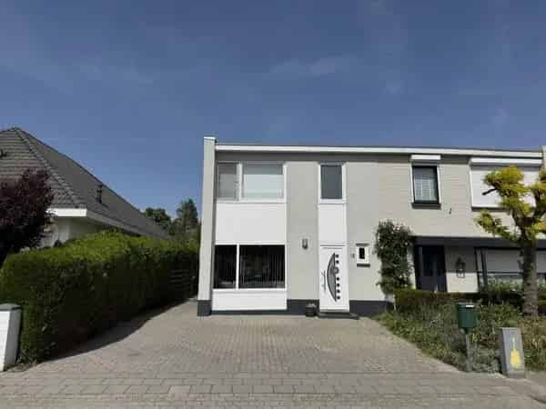 Ruime gezinswoning met tuin in Ulestraten