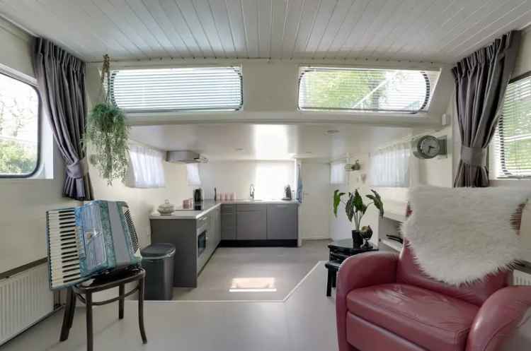 Woonschip Groningen Centrum gerenoveerd 2021