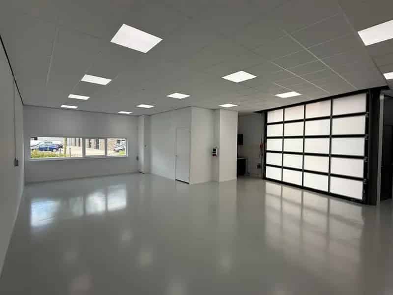Bedrijfshal te Huur Heiloo 212m² Luxe Afwerking