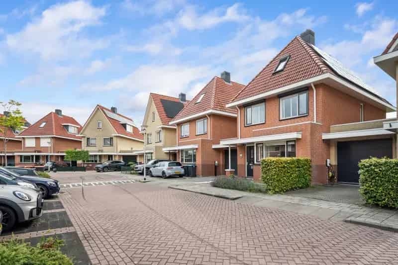 Instapklare Gezinswoning Rhoon Garage Berging