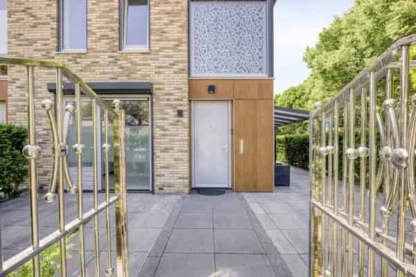 Luxe Hoekwoning 4 slaapkamers 2 badkamers Groningen