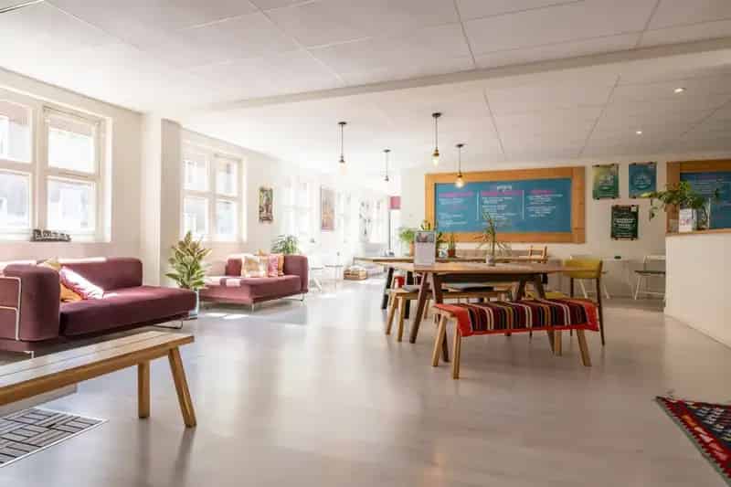 244m² ruimte te huur in de Pijp  Maatschappelijke bestemming