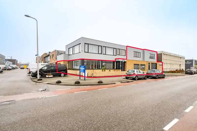 Bedrijfshal te Huur Utrecht 587m2 Kantoor en Bedrijfsruimte
