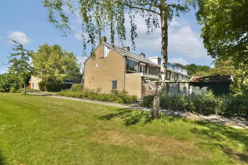 Ruim gezinshuis 5 slaapkamers Amstelveen