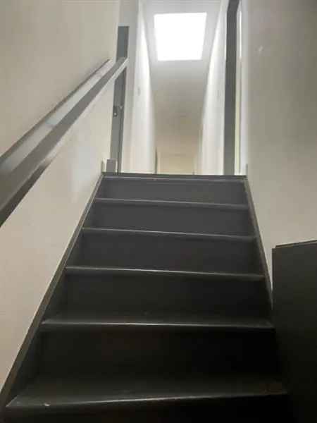 TE HUUR Gestoffeerd 5 Kamer Appartement Badhoevedorp
