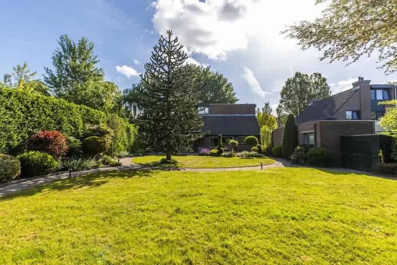 Vrijstaande Villa Schiedam - 5 Slaapkamers - Ruime Tuin - Verbouwing