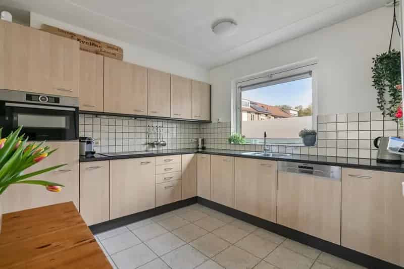 Huis te koop Didamstraat Tilburg: Ruime hoekwoning met tuin aan het water