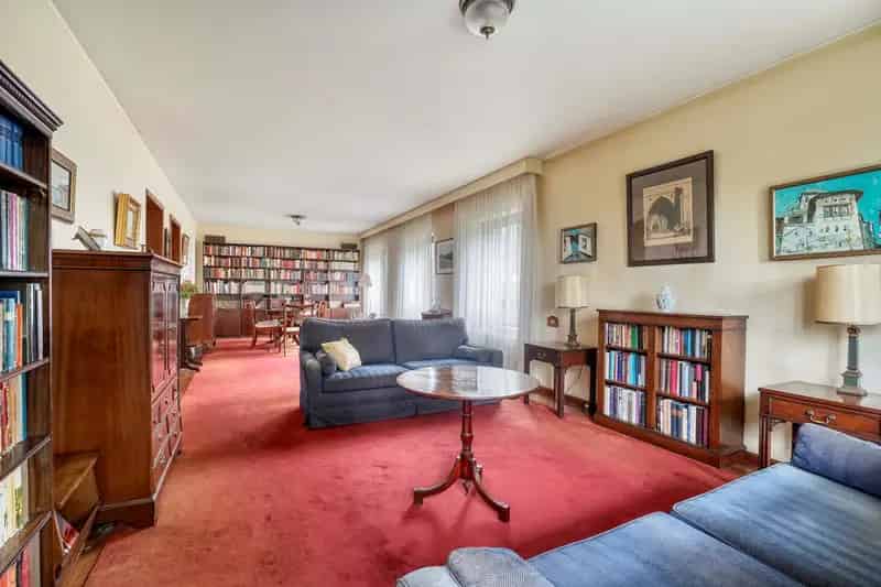 Groot appartement Oegstgeest nabij winkelcentrum