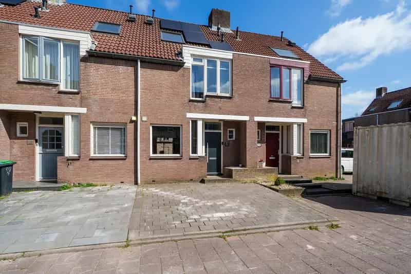 Ruime 6 Kamer Woning te Drievliet 5 Slaapkamers Moderne Keuken