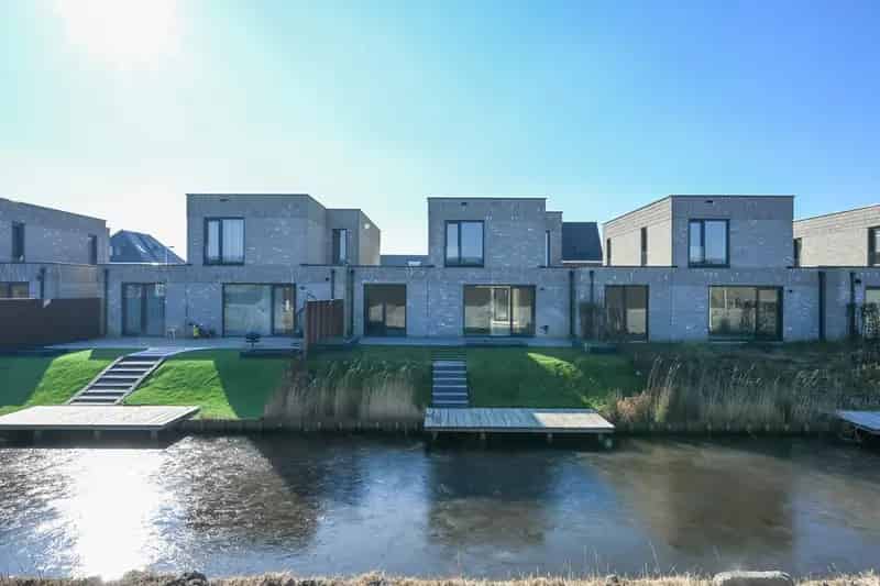 Watervilla te koop Poeldijk 3 slaapkamers luxe keuken