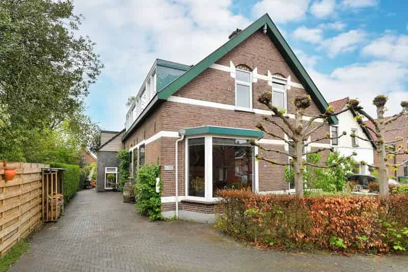 Huis te koop Oosterbeek: 4 slaapkamers, 2 badkamers, diepe tuin