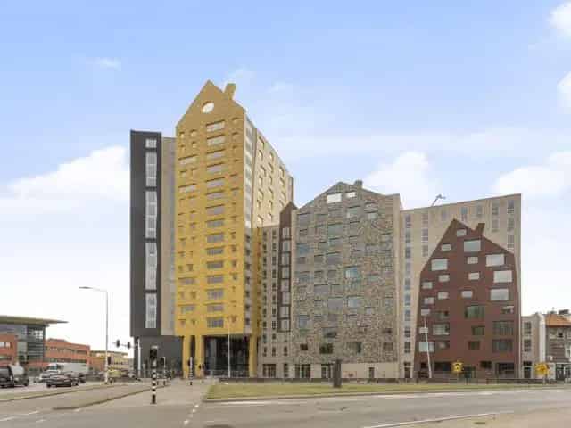 Gerenoveerde 5-kamer Eengezinswoning Badhoevedorp 124m2