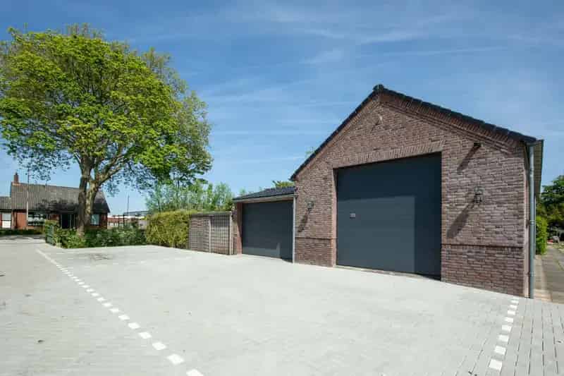 Tweekapper Aalsmeer: gerenoveerd, royale tuin, garage, 3 slaapkamers